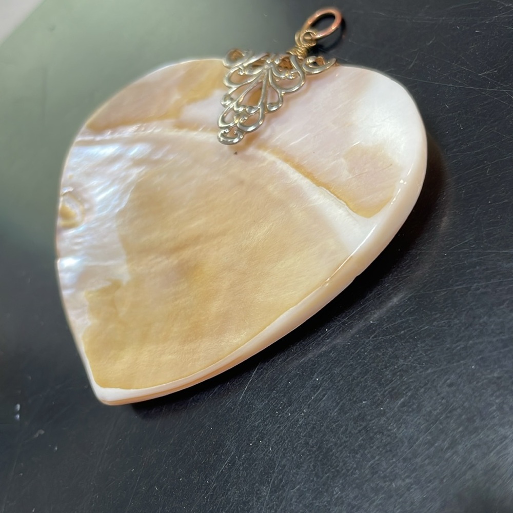Mother‎ of pearl heart drop pendant approx 3” x 3” - Picture 5 of 8
